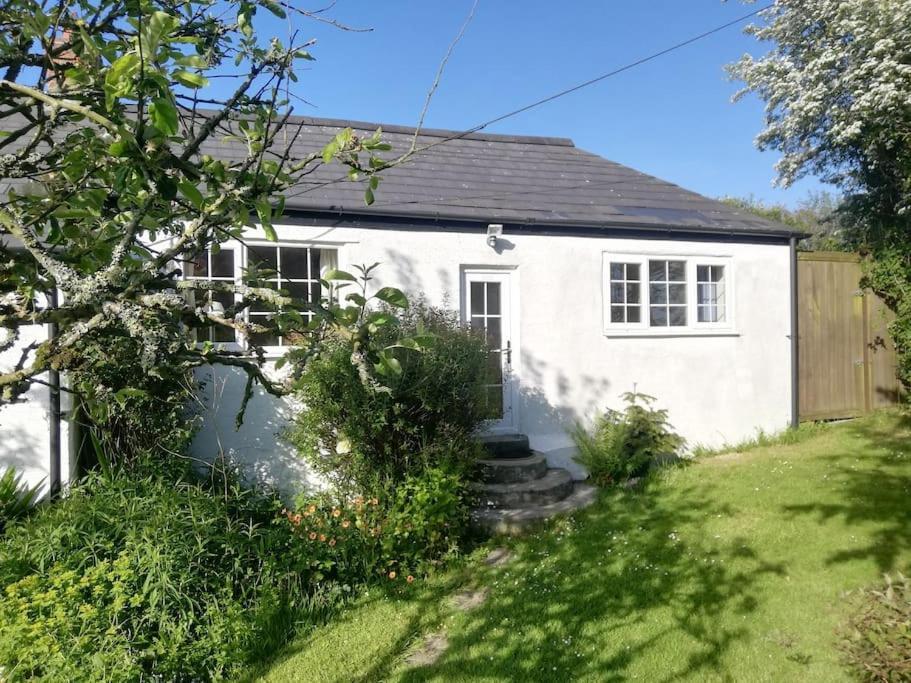 Cozy Country Cottage With Beautiful Rural Views Ньюки Экстерьер фото